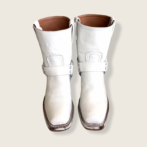 Frye Harness 8R White Distressed Cowboy Calf Boots - Picture 9 of 16